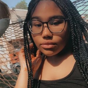 Meet your Posher, Tisah